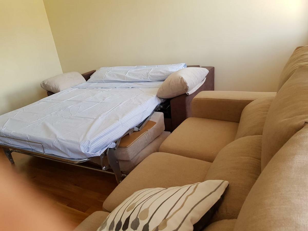 Apartamento Las Navas Las Navas Del Marques Ngoại thất bức ảnh
