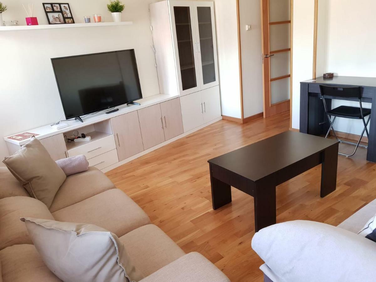Apartamento Las Navas Las Navas Del Marques Ngoại thất bức ảnh
